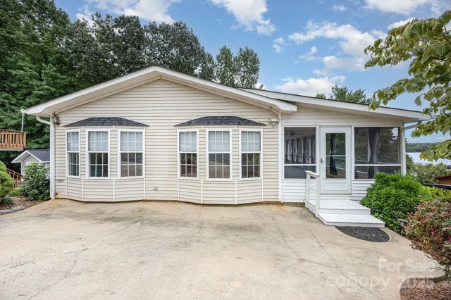 115 Trails End Lane, New London, NC 28127