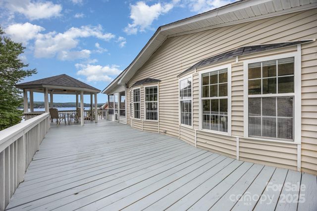 115 Trails End Lane, New London, NC 28127