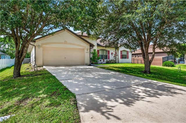 2792 Palisades Drive SE, Palm Bay, FL 32909