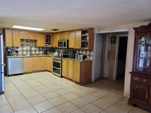 407 County Road 3330, Bridgeport, TX 76426
