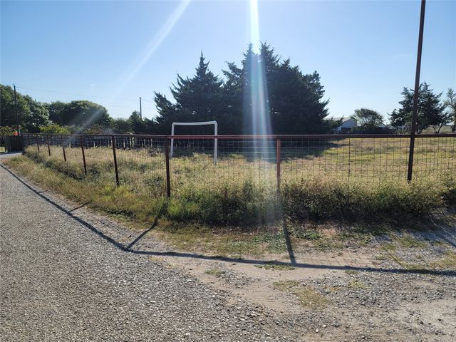 407 County Road 3330, Bridgeport, TX 76426