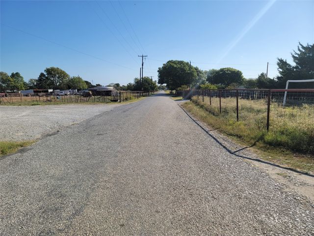 407 County Road 3330, Bridgeport, TX 76426