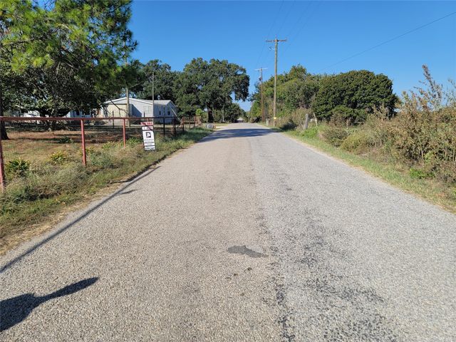 407 County Road 3330, Bridgeport, TX 76426