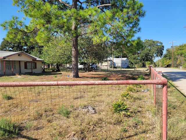 407 County Road 3330, Bridgeport, TX 76426