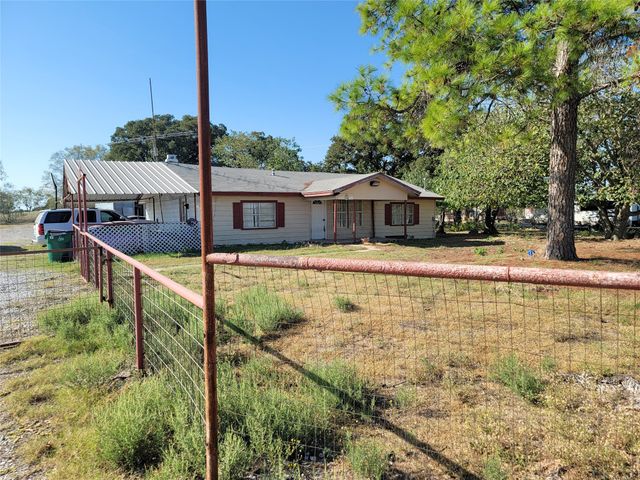 407 County Road 3330, Bridgeport, TX 76426