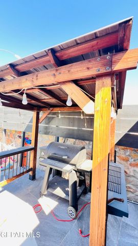 957 CROOKED RIVER Drive, El Paso, TX 79932