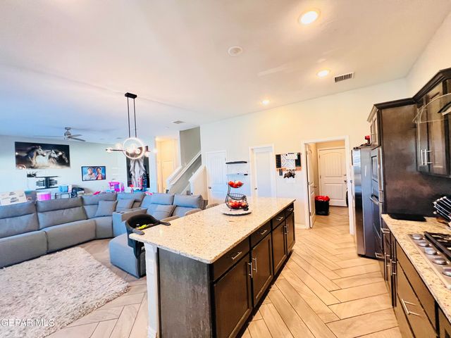 957 CROOKED RIVER Drive, El Paso, TX 79932