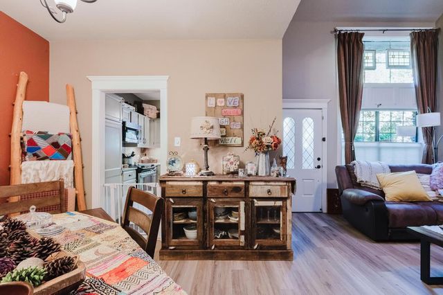 10819 Crown Colony DR 40, Austin, TX 78747