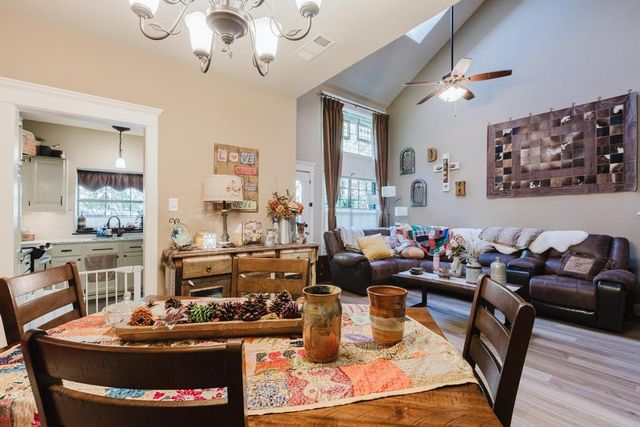 10819 Crown Colony DR 40, Austin, TX 78747