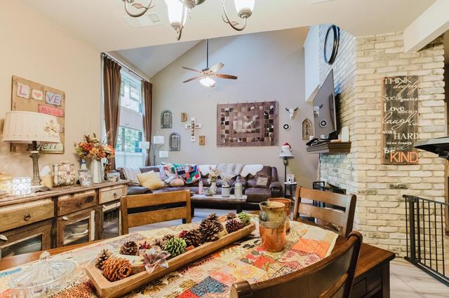 10819 Crown Colony DR 40, Austin, TX 78747