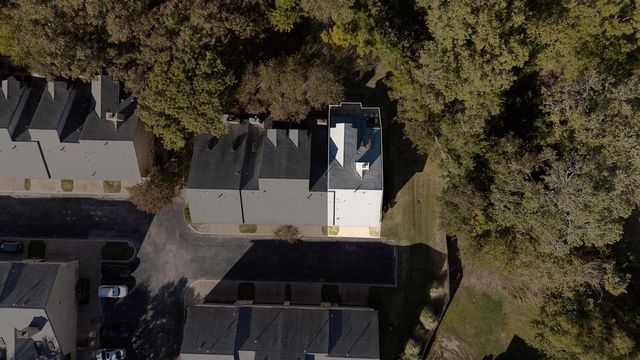 10819 Crown Colony DR 40, Austin, TX 78747