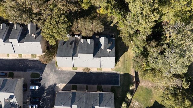 10819 Crown Colony DR 40, Austin, TX 78747