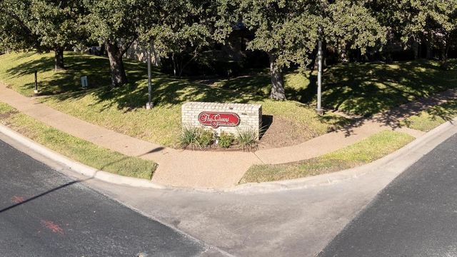 10819 Crown Colony DR 40, Austin, TX 78747