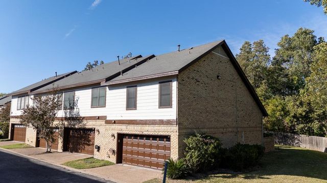 10819 Crown Colony DR 40, Austin, TX 78747