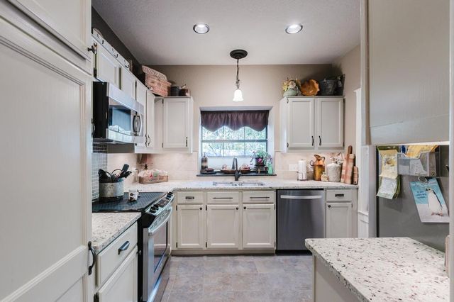 10819 Crown Colony DR 40, Austin, TX 78747