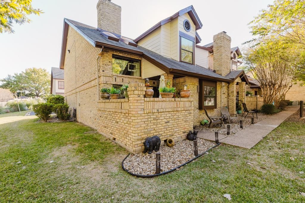 10819 Crown Colony DR 40, Austin, TX 78747