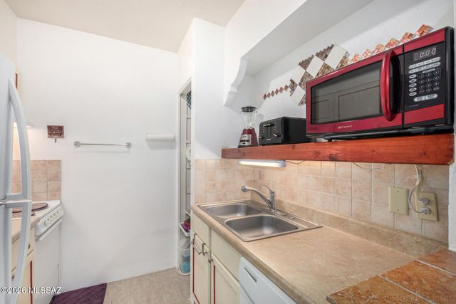 1745 E Glenn St Apt 235, Tucson, AZ 85719