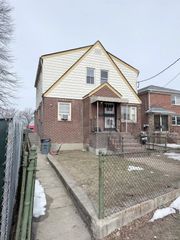165-25 Union Turnpike, Fresh Meadows, NY 11366
