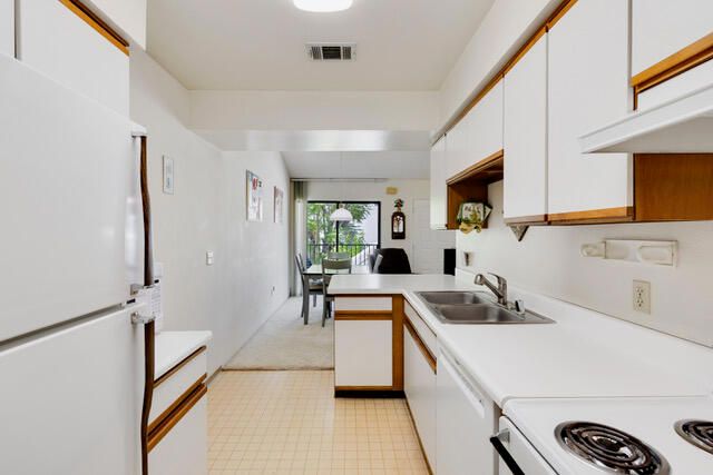 1150 E Amado Road 8a2, Palm Springs, CA 92262