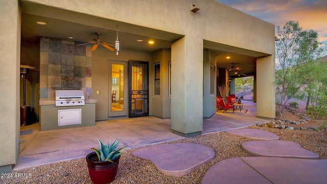 2715 W CHEYENNE Drive, Laveen, AZ 85339