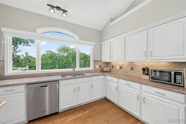16801 Kehrsdale Drive, Chesterfield, MO 63005