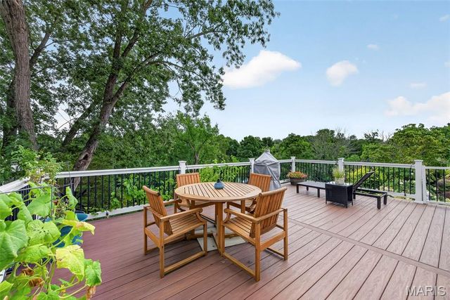 16801 Kehrsdale Drive, Chesterfield, MO 63005