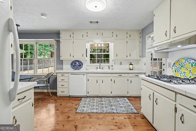 4647 Nantucket Drive SW, Lilburn, GA 30047
