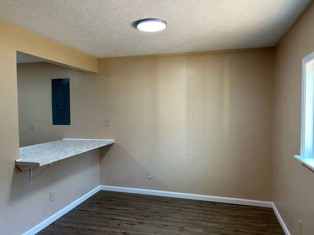 1300 Dr Brooks Road, Box Springs, GA 31801