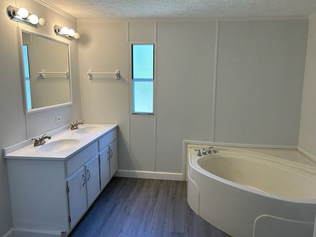 1300 Dr Brooks Road, Box Springs, GA 31801