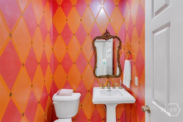 6 Roundtree Circle, Savannah, GA 31405