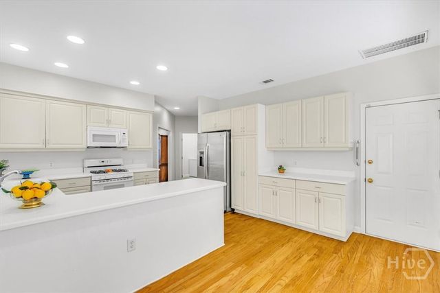 6 Roundtree Circle, Savannah, GA 31405