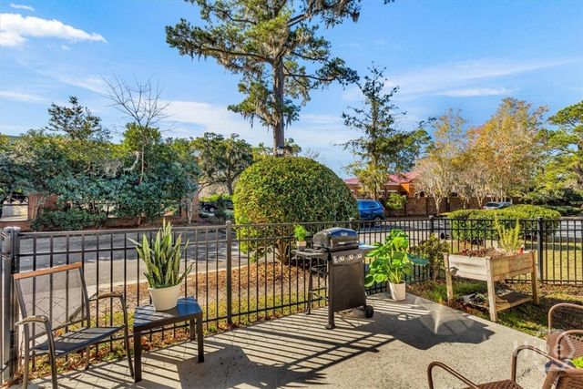 6 Roundtree Circle, Savannah, GA 31405