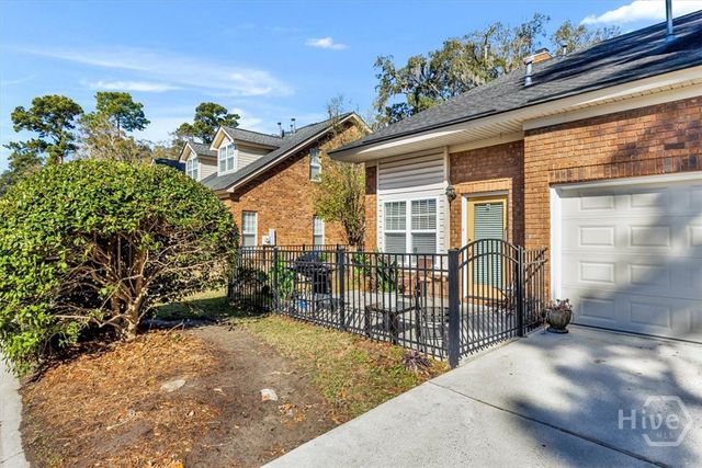 6 Roundtree Circle, Savannah, GA 31405
