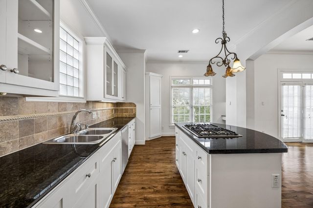 1647 Bonnie Brae Street, Houston, TX 77006