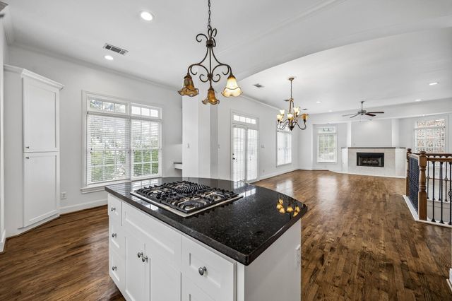 1647 Bonnie Brae Street, Houston, TX 77006