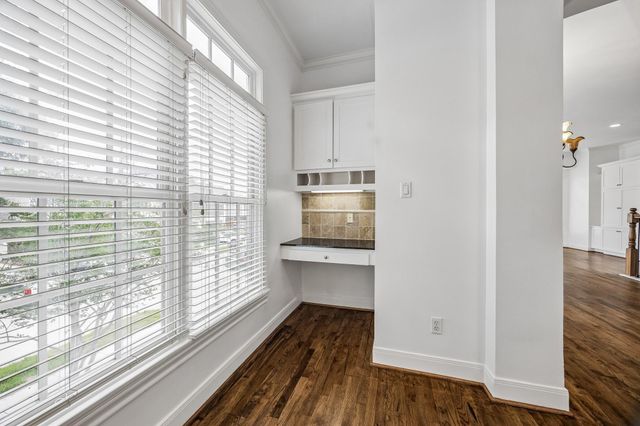 1647 Bonnie Brae Street, Houston, TX 77006