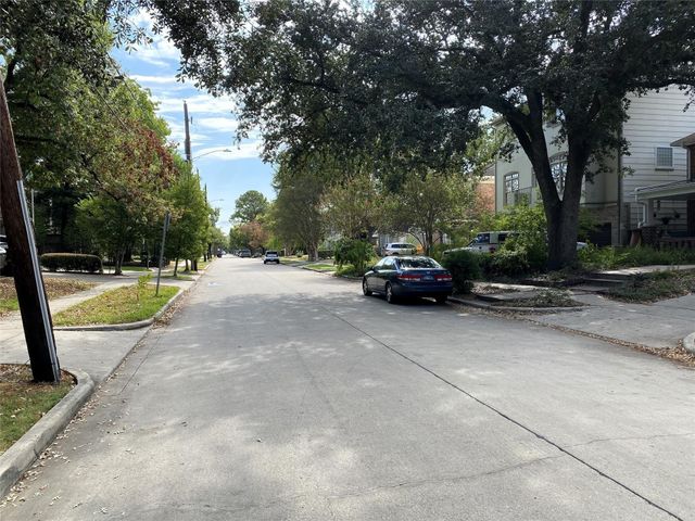1647 Bonnie Brae Street, Houston, TX 77006