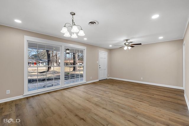 1211 Lee Street, Benton, LA 71006