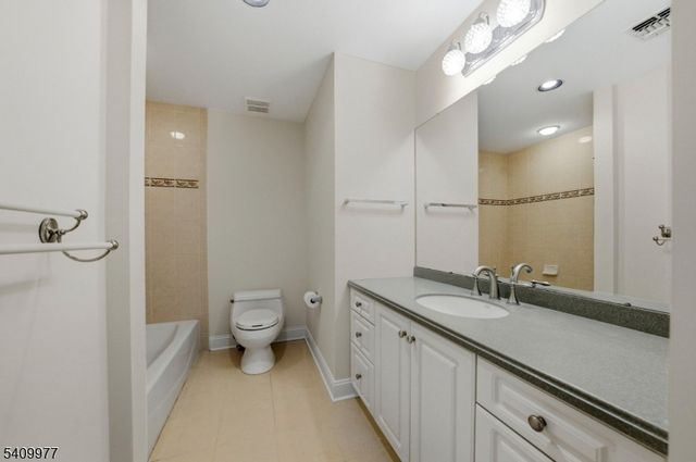 42 Kanouse Ln, Montville Twp., NJ 07045