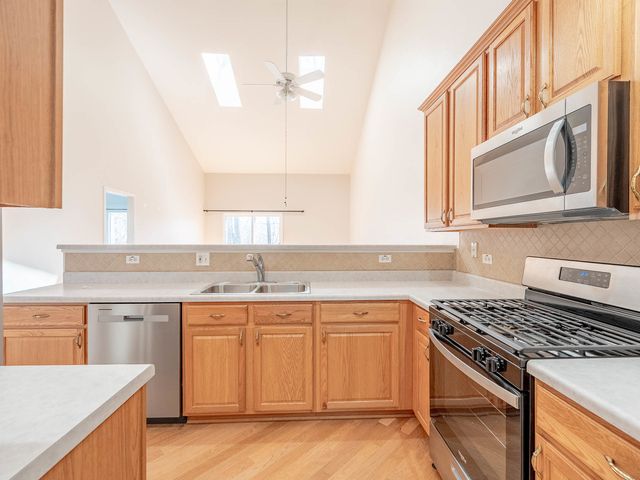 5713 Fieldstone Trail, Mchenry, IL 60050