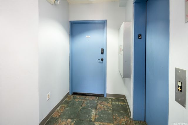 738 Palani Avenue 502, Honolulu, HI 96816