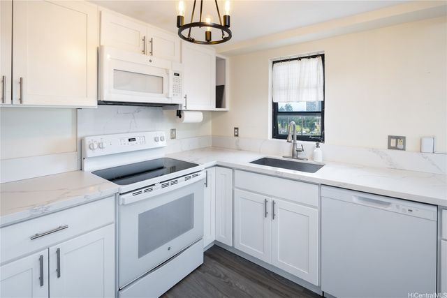 738 Palani Avenue 502, Honolulu, HI 96816