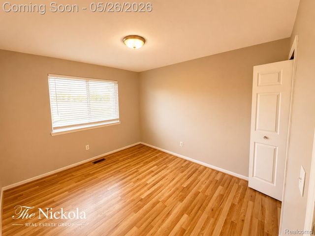 3132 LOUIS Drive, Troy, MI 48083