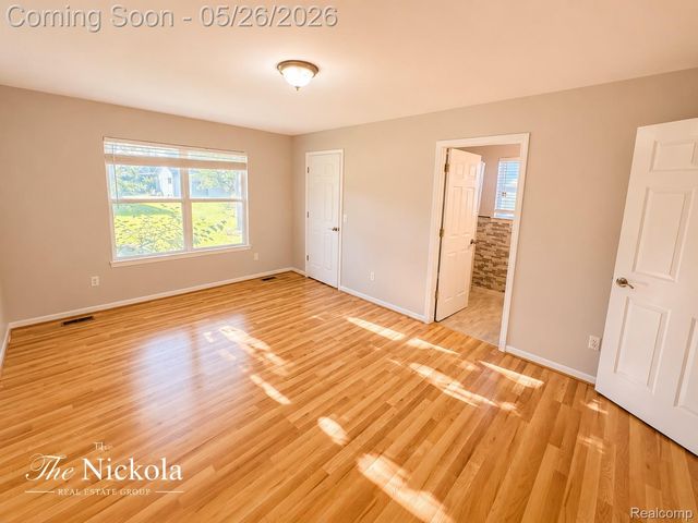 3132 LOUIS Drive, Troy, MI 48083