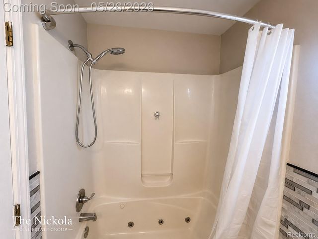 3132 LOUIS Drive, Troy, MI 48083