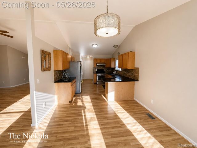 3132 LOUIS Drive, Troy, MI 48083
