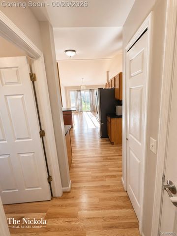 3132 LOUIS Drive, Troy, MI 48083