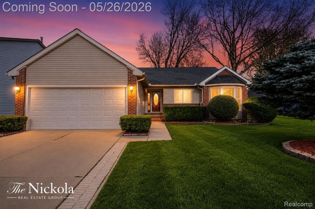 3132 LOUIS Drive, Troy, MI 48083