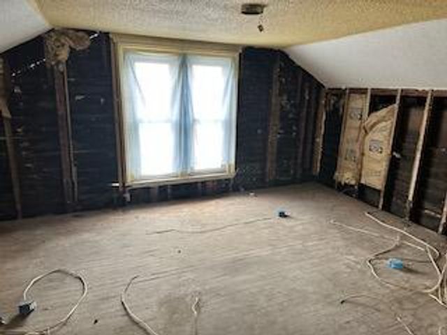 162 Calhoun Street, Battle Creek, MI 49017