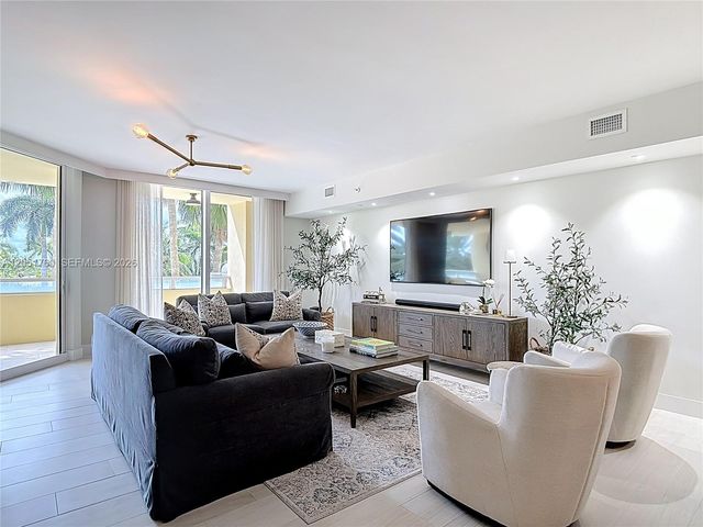 445 Grand Bay Drive 418, Key Biscayne, FL 33149
